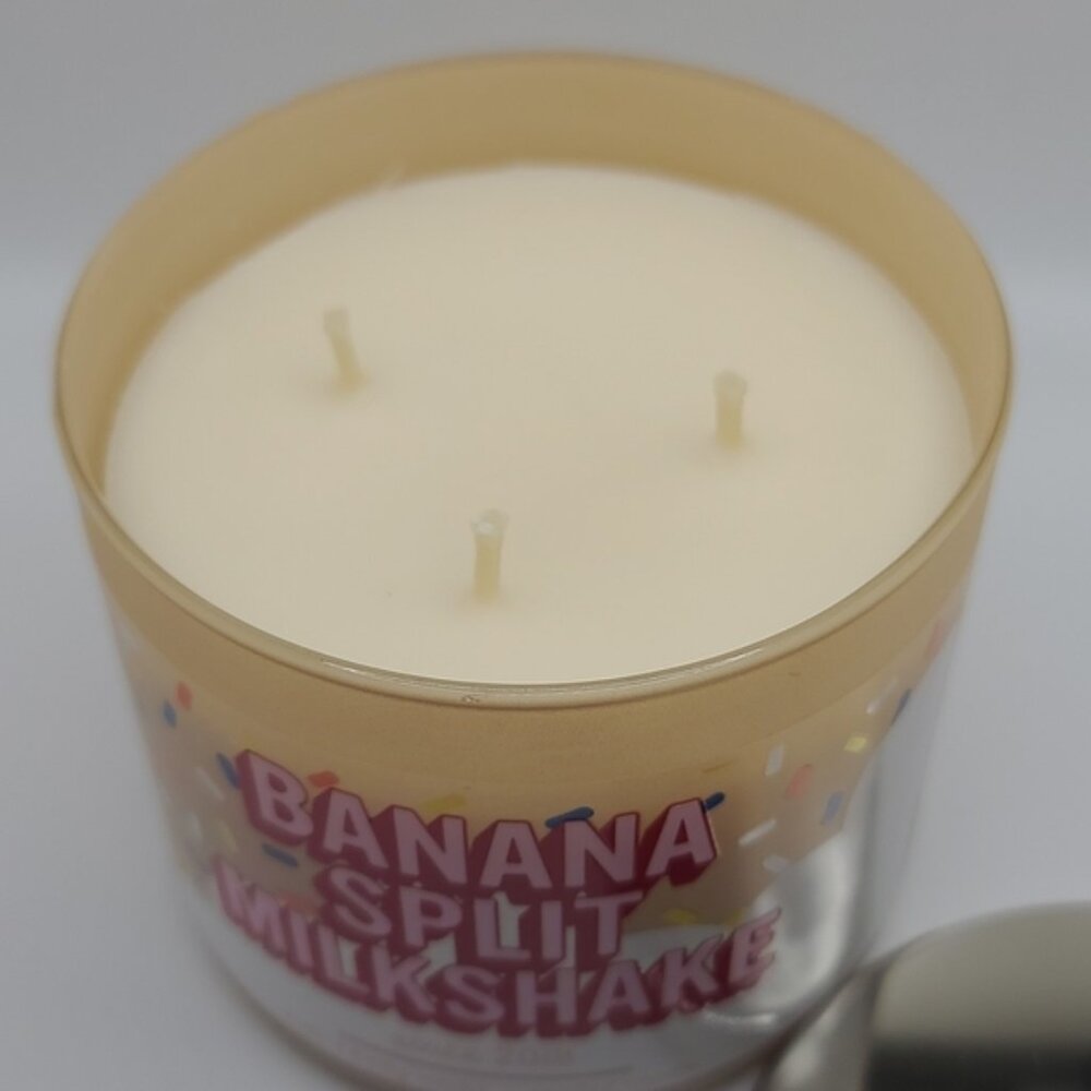 Rare Bath & Body Works Banana Split Milkshake 3-wick Candle - Picture 2 of 3